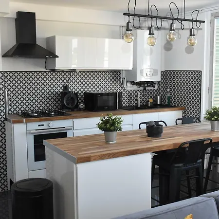 Le Select De Brou * بور أو بريس