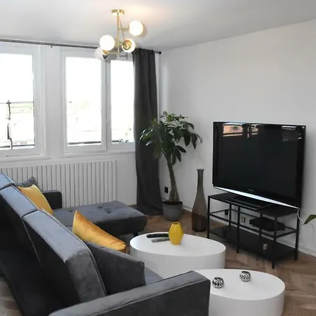 Le Select De Brou بور أو بريس